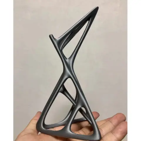 穿越機FPV展示架 藝術腳架/桌面支架 競速機/長距機/多軸無人機通用 收藏展示＋拍照道具 讓主力機帥氣站台（細節圖 3）