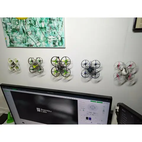 Tinywhoop 微型穿越機壁掛支架 65～85mm 機架收納固定座 牆面展示架（細節圖 2）