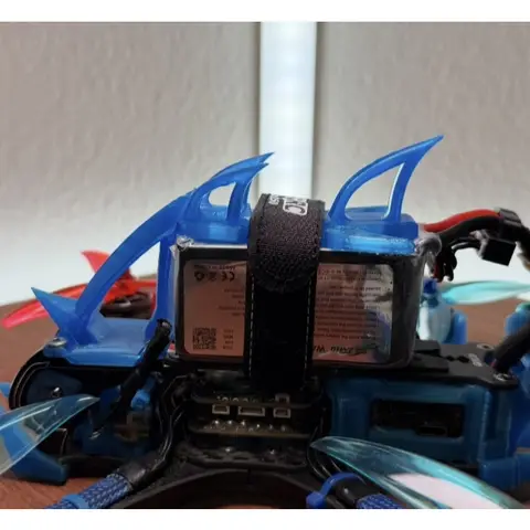 LiPo 電池保護夾鯊魚鰭夾具 防刺穿套 穿越機 電池安全配件（主圖）